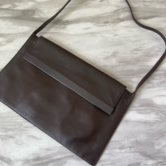 Rare GUCCI Metal Trim Brown Envelope Bag with Shoulder Strap - Picture 4 of 16